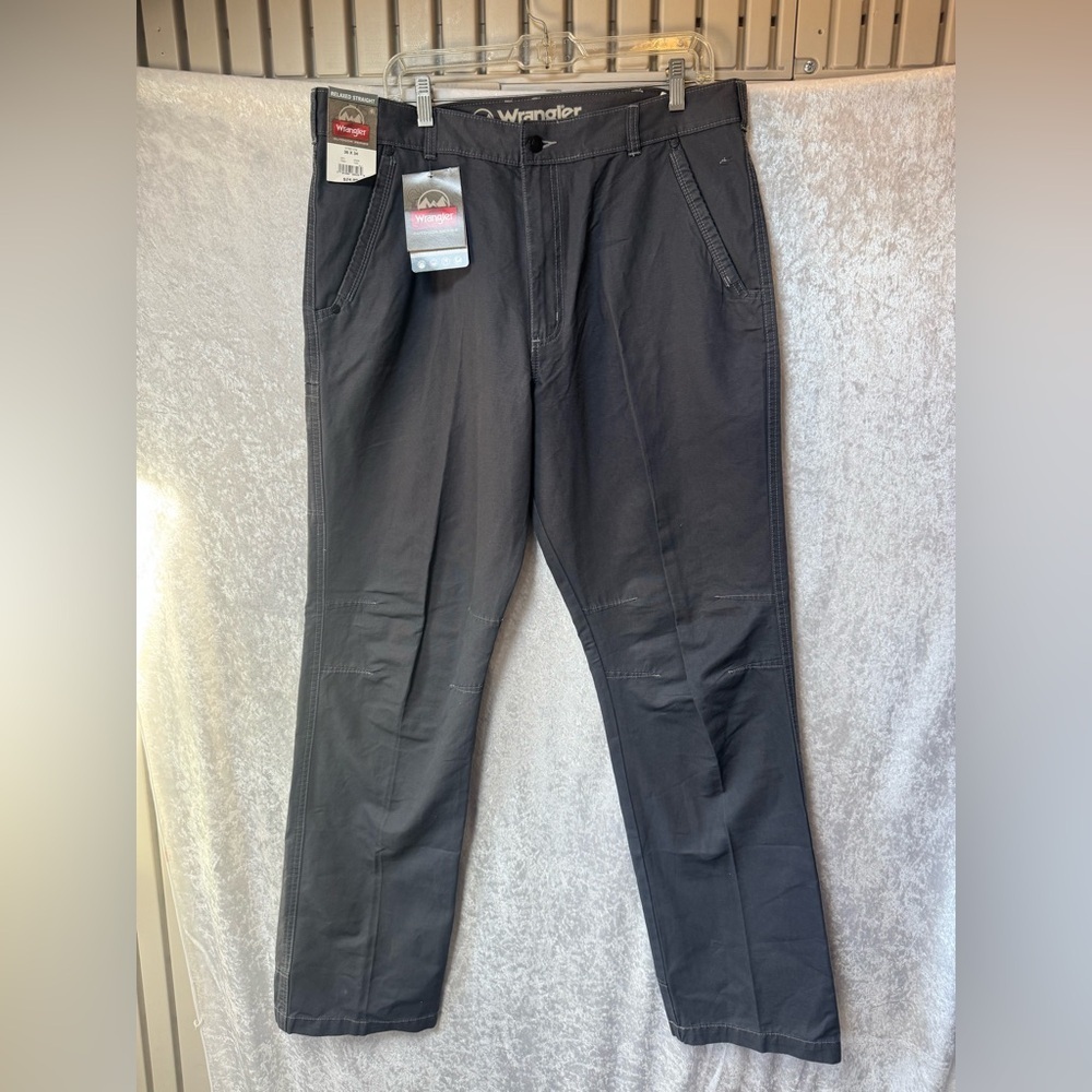 Wrangler Men's Dark Gray Chinos